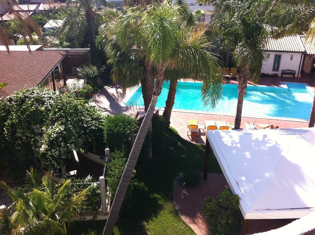 Hotel Redebora Torregrotta Ngoại thất bức ảnh